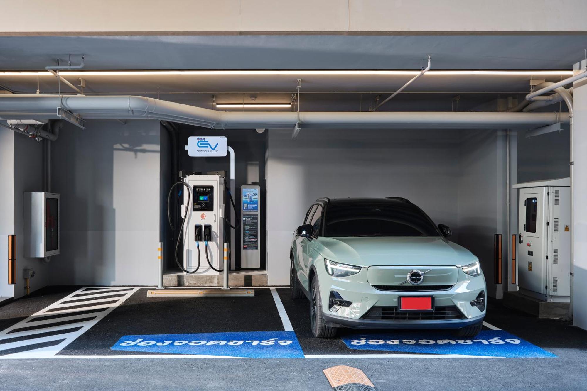 Grande Centre Point Surawong Bangkok Hotel Exterior photo Charging station